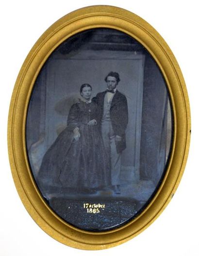 null Ambrotype, 1865
Délicat portrait d'un couple, l'homme la main sur l'épaule de...