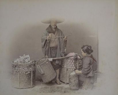 null Japon, 1880
Bel album de 50 tirages albuminés finement colorisés: paysages,...