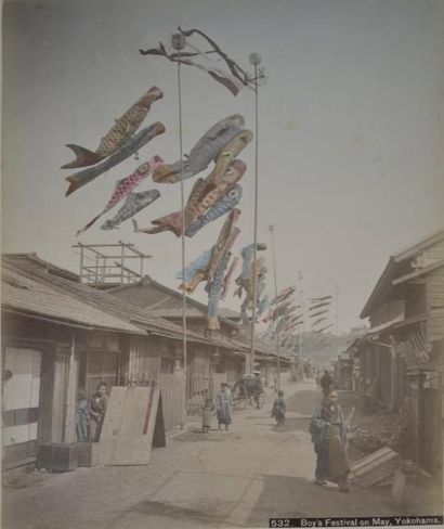 null Japon, 1880
Bel album de 50 tirages albuminés finement colorisés: paysages,...