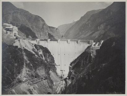 null La construction du grand barrage du Chambon (Isère), 1932-1934
Réunion de 12...