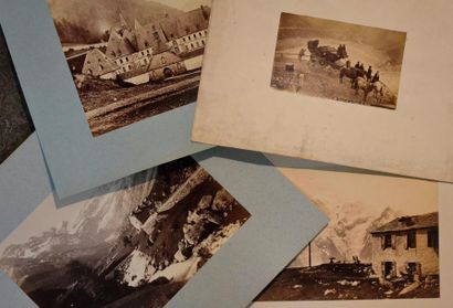 ALPES 1880 Réunion de 5 tirages albuminés montés sur carton
Vue du Mont-Blanc prise...