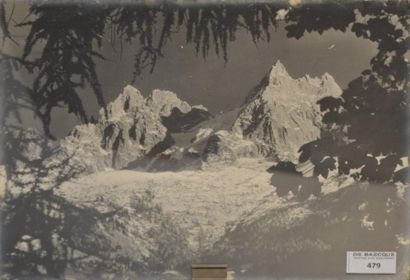 Georges TAIRRAZ II (1900-1975) Le massif des Grands Charmoz et l'Aiguille de Blaitière
Tirage...