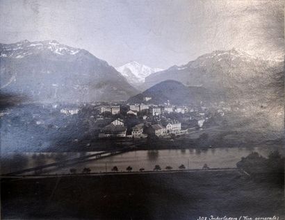 null Les Alpes suisses, 1880-1890
Intéressante réunion de 7 épreuves d'époque, montées...