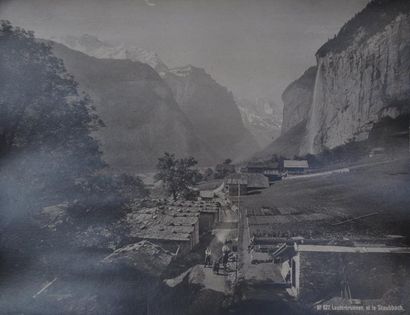 null Les Alpes suisses, 1880-1890
Intéressante réunion de 7 épreuves d'époque, montées...