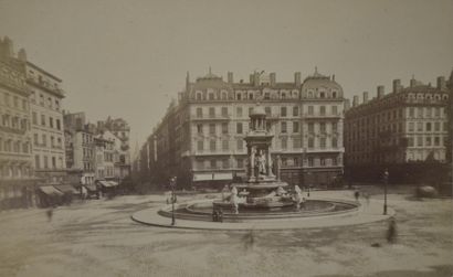 null Choix de vue de Lyon, 1880
Sympathique portfolio contenant 11 tirages albuminés...