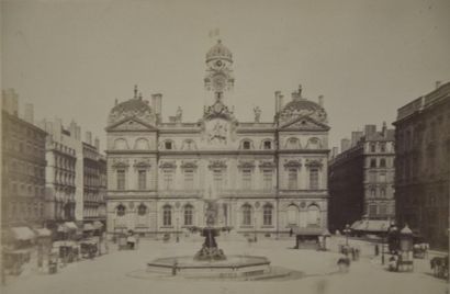 null Choix de vue de Lyon, 1880
Sympathique portfolio contenant 11 tirages albuminés...