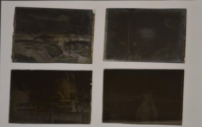 null Ensemble de 6 boites de négatifs sur verre, 1897-1900
Série de cinq sur la visite...