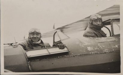 HENRI MANUEL (1874-1947) Les aviateurs Costes et Codos
Tirage argentique portant...