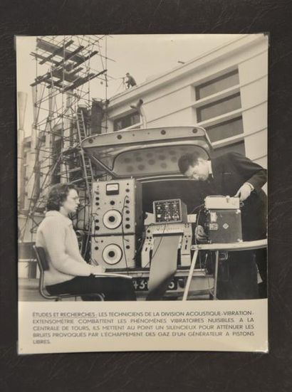 EDF (Électricité de France), 1963-1966 33 tirages aux légendes imprimées sous l'image...