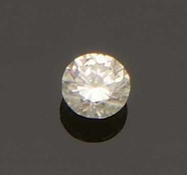 null Diamant non monté taille brillant pesant 1,37 ct, accompagné de son certificat...