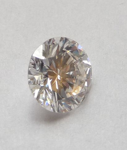 null Diamant non monté taille brillant pesant 1,37 ct, accompagné de son certificat...