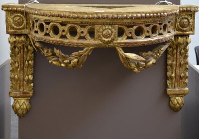 null Console d’applique en bois doré et sculpté à jour d’oves en ceinture, de fleurs...