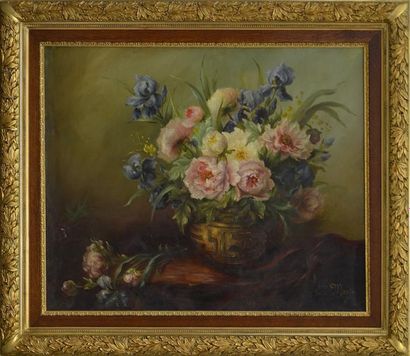 null Emile MARTIN (1865-1941)

Bouquet de fleurs

Huile sur toile signée en bas à...