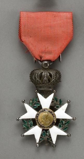 null FRANCE

Croix de la légion d'honneur Monarchie de Juillet

En argent et émail,...