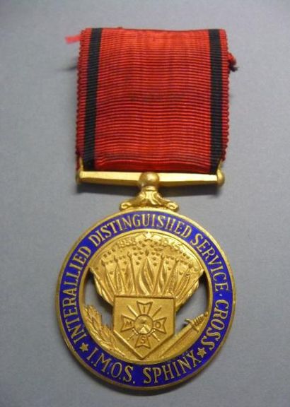 null FRANCE

Médaille du réseau Sphynx 

En bronze émaillé 

D. 4 cm

