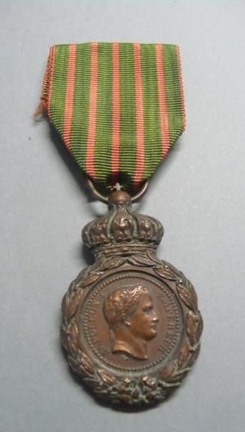 null FRANCE

Médaille de Sainte Hélène 

En bronze, ruban postérieur, taille ordonnance...
