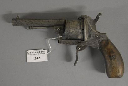 null FRANCE

Revolver type LEFAUCHEUX, calibre 7 mm

Monture acier, crosse bois,...