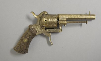 null FRANCE

Revolver type LEFAUCHEUX, calibre 8 mm environ

Monture acier, barillet...