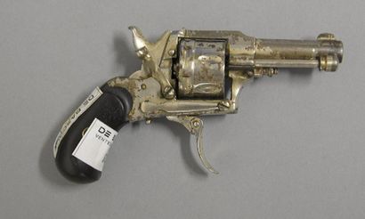 null FRANCE

Revolver à broche type LEFAUCHEUX, 5 mm

Monture en acier nickelé (manques),...