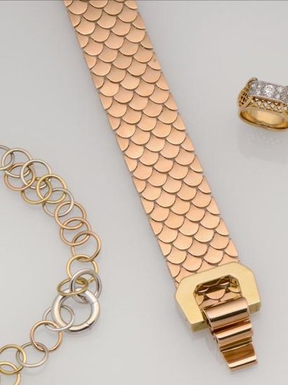 null Bracelet ceinture articulé en or rose 18K (750/°°) à maillons écailles, la boucle...