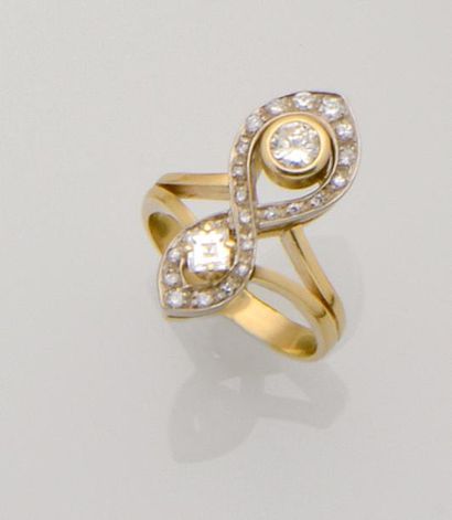 null Bague «Toi et Moi» en or jaune 18K (750/°°) ornée d'un diamant taille brillant...