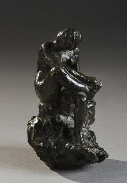 Pierre BONNARD (1867-1947) 
Baigneuse au rocher essuyant son pied droit
Bronze à...
