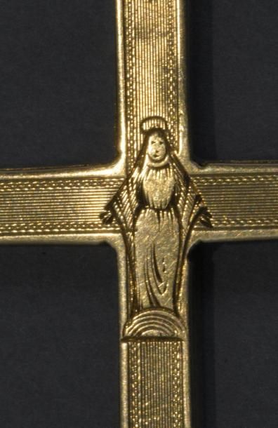 null Croix reliquaire en or jaune 18K (750/°°) finement ciselé à décor de Vierge...