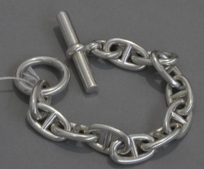 HERMES 
Bracelet en argent (925/°°) maille chaîne d'ancre. Signé, dans son écrin
Poids...