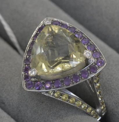 MAUBOUSSIN 
Bague en or gris 18K (750/°°), modèle «Subtil Extase», ornée d'une citrine...