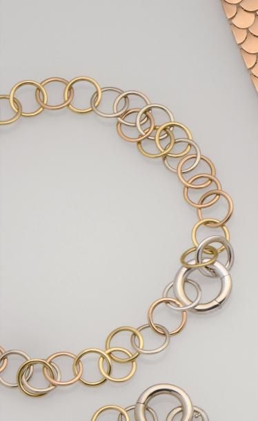 POMELLATO 
Collier, collection «Lucciole», composé d'anneaux en or de trois tons...