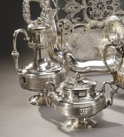 null Cafetière et sucrier couvert en argent, à décor amati de frises de rinceaux,...