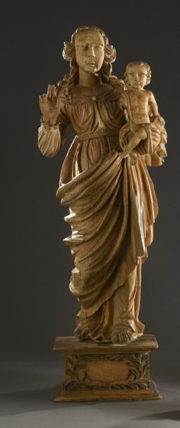 Flandres, fin du XVIIe siècle Vierge bénissante à l'Enfant
La Vierge, une main bénissant,...