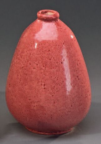 Robert LALLEMANT (1902-1954) Vase piriforme à col soliflore. Épreuve en céramique...