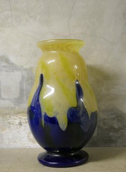 DEGUÉ (verrerie d'art fondée par David GUÉRON ) Marbré
Important vase piriforme sur...