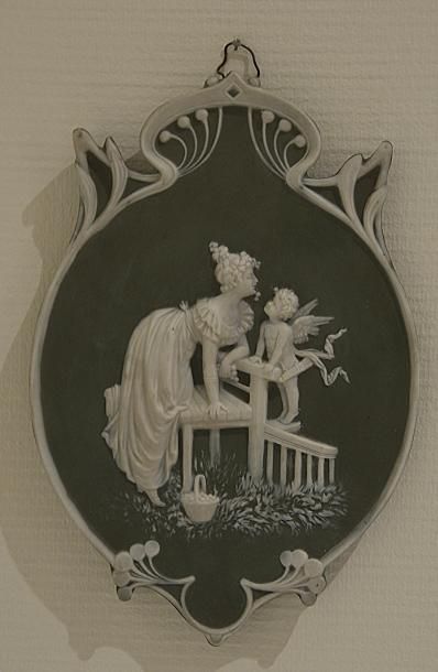 null Trois plaques en porcelaine de Wedgwood 

Début XXème siècle 

H.15cm