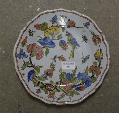 null ROUEN, XVIIIe siècle

Assiette en faience à la corne d'abondance

D. 24,5 cm...