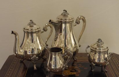 null Christofle 

Service à thé et café en métal argenté comprenant une théière,...