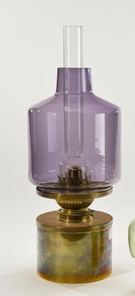 HANS AGNE JAKOBSSON (1919-2009) 
Lampe à pétrole modèle «Modernist oil lamp», en...