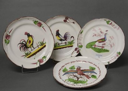 null EST

Suite de sept assiettes en à décor central polychrome d'oiseaux (perruche,...