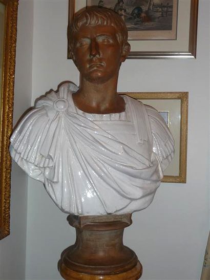 null Buste d'empereur romain en terre cuite patinée et partiellement émaillée 

H....