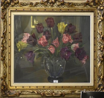 null Frédéric MENKES (XXe siècle)

Bouquet de tulipes dans un vase

Pastel signé...