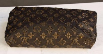 null Louis VUITTON par Nicolas Ghesquiere Pochette du soir en tissu mordoré monogram,...