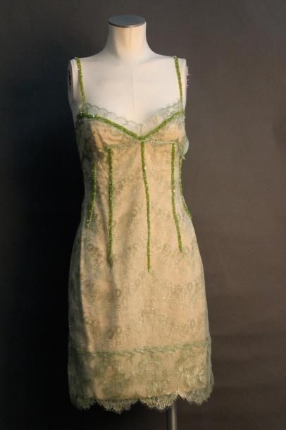 null GUY LAROCHE Collection par Elbaz Robe courte en dentelle vert pré, fines bretelles,...