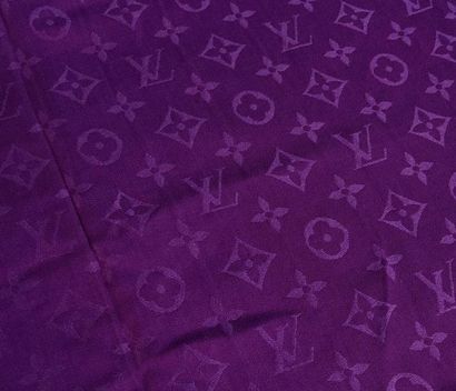null Louis VUITTON Châle en cachemire et soie violet imprimés du monogram, bords...