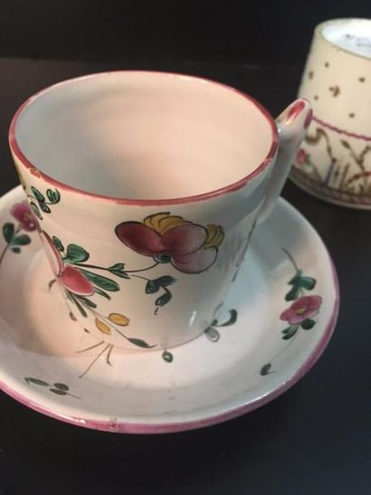 null PARIS Locré

Tasse litron et sa sous tasse en porcelaine à décor d'un semi de...