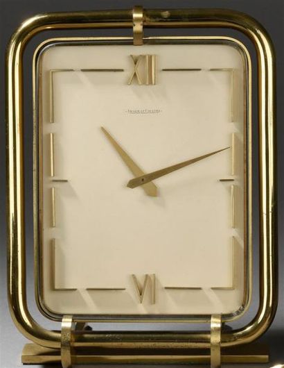 null JAEGER LECOULTRE, vers 1950

Pendule de bureau en bronze doré. Cadran rectangulaire...