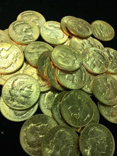 Monnaies - Médailles - Sceaux Trente-neuf pièces de 20 francs Marianne en or jaune...
