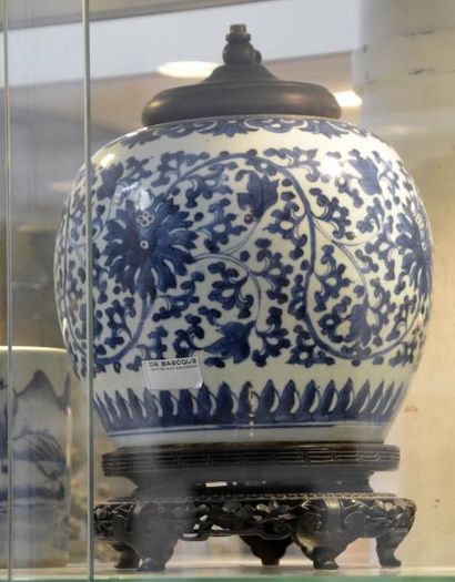 Art d'Asie CHINE Pot à gingembre transformé en lampe, en porcelaine blanc-bleu à...