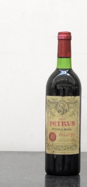 null 1 B PETRUS (B.G; e.t.h. à e.l.a; c.c. légères côté) Pomerol 1977