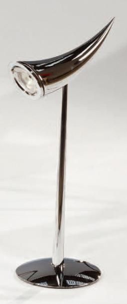 Philippe STARCK (né en 1949) - Édition FLOS Lampe modèle «Ara», structure en zamac...